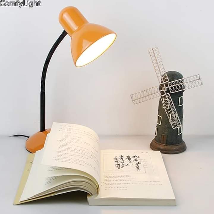 Portable DC reading lamp