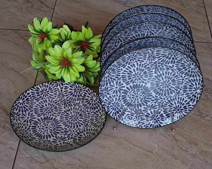 Set of 6 Ceramic Plates