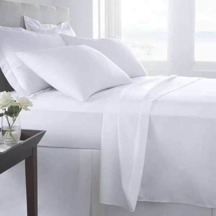 6*7 White Bedsheets Flat and Fitted