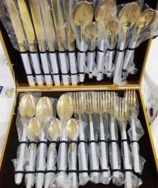 White cutlery set