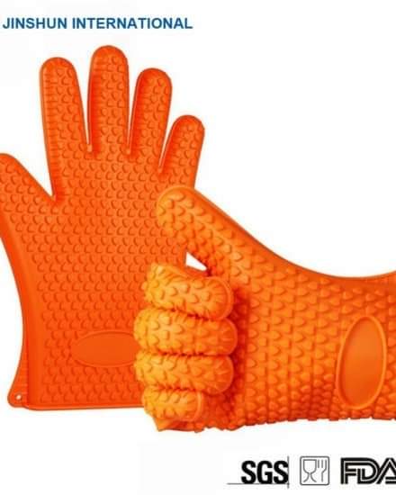 Silicone oven gloves