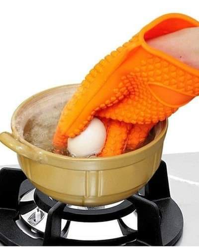 Silicone oven gloves