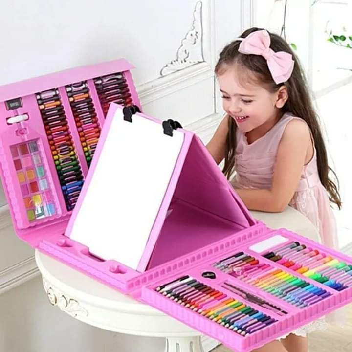 Kids colouring set