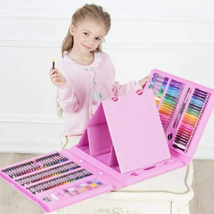 Kids colouring set