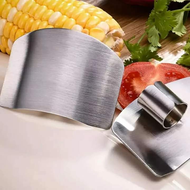 Protective metallic chopping guard