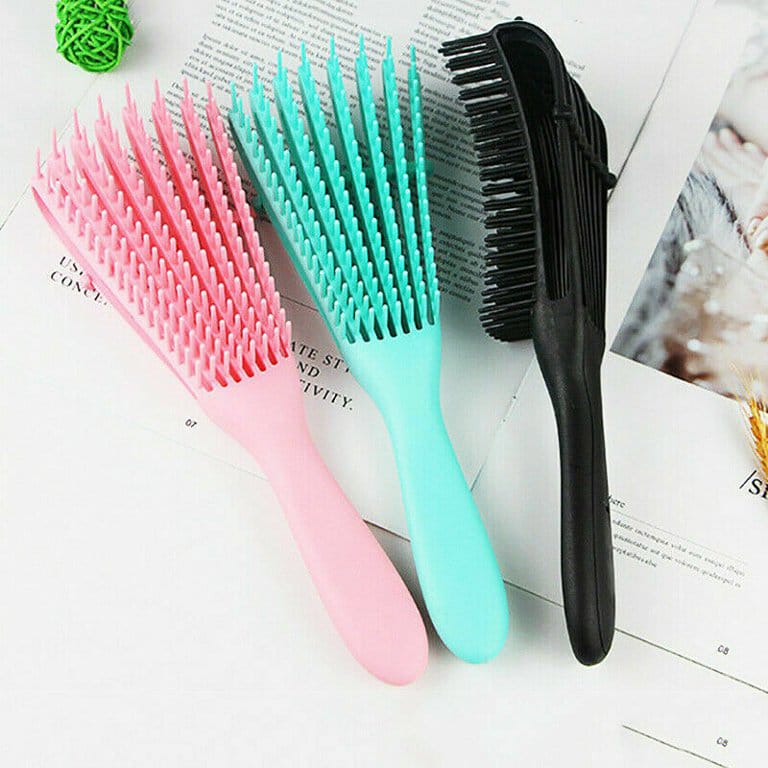 Detangling hair brush