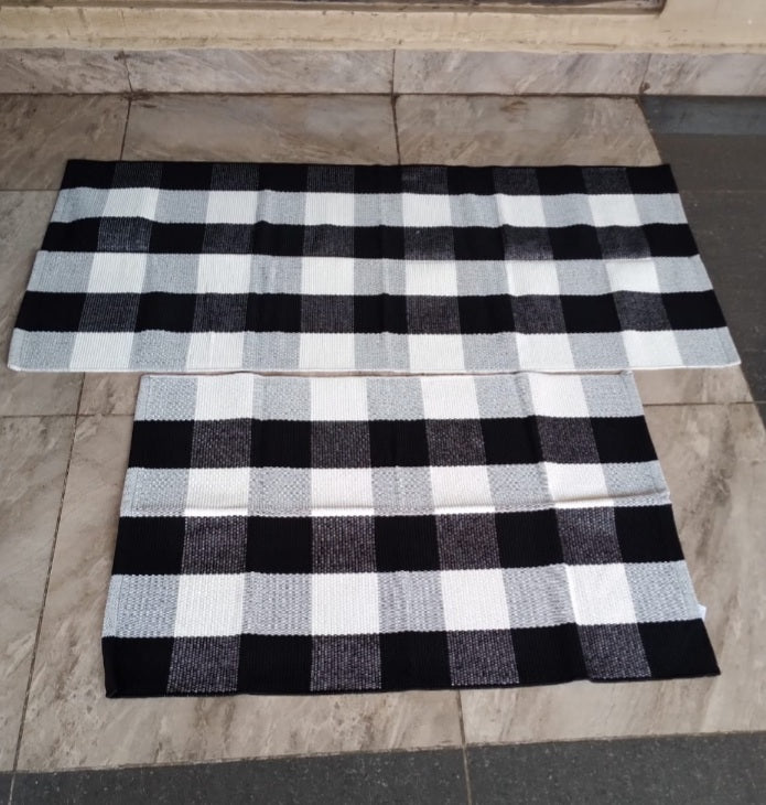 Woven Rug (Black & White) Checked Drafted