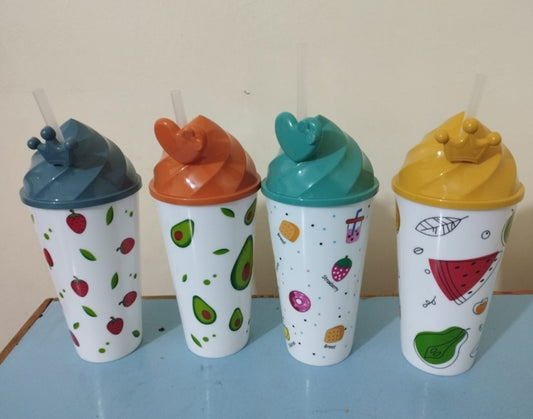 Cute Plastic Beverage Cups with Straw