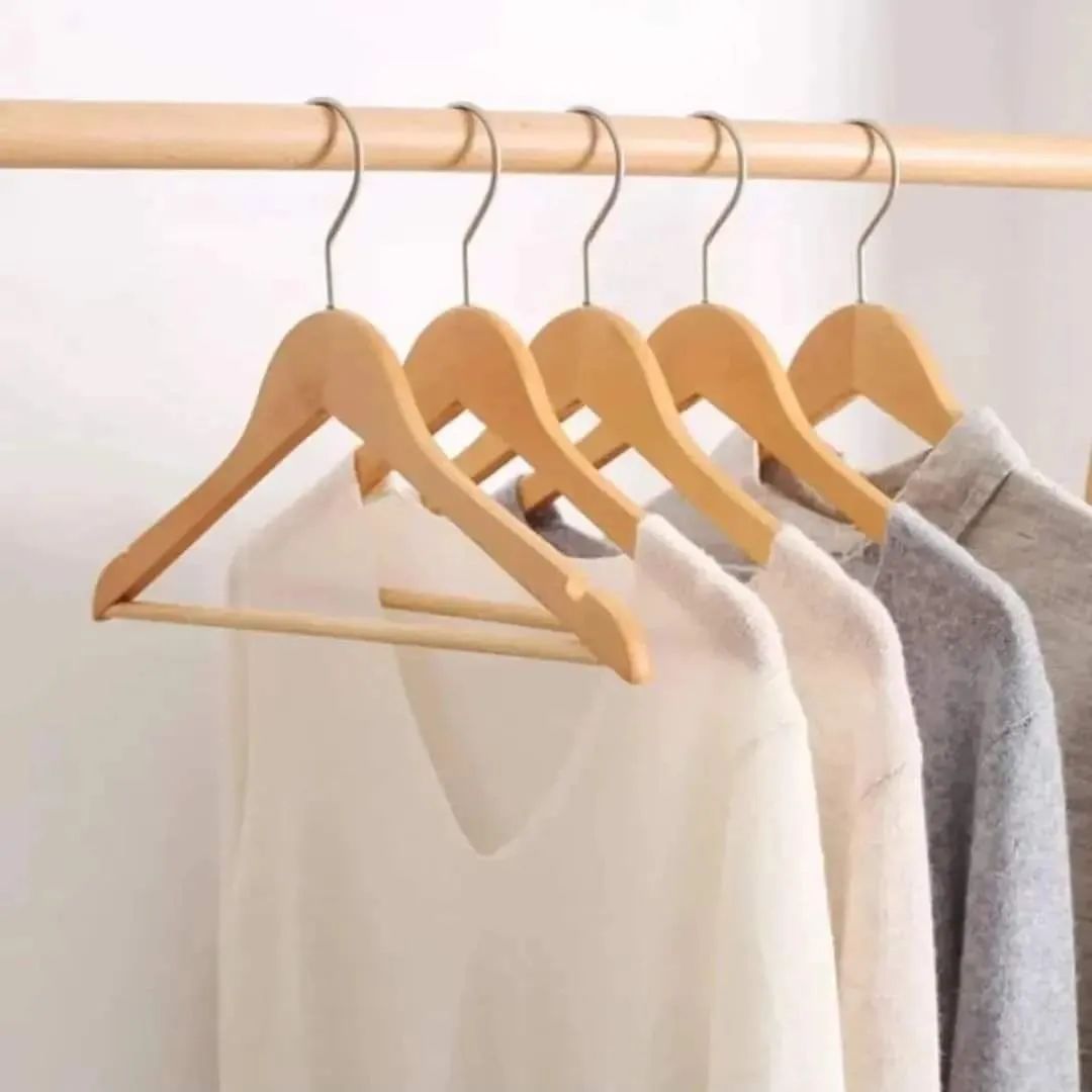 10pc wooden hangers